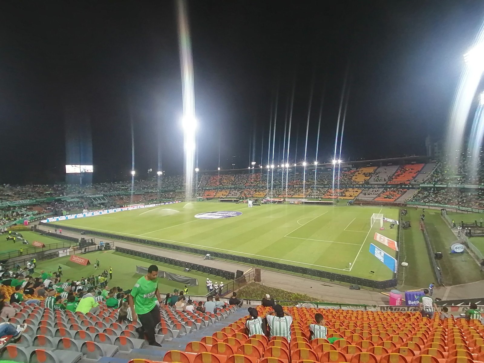 Estadio Atanasio Girardot antes de Atlético Nacional vs Deportivo Cali
